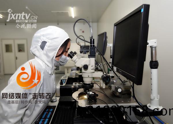 江風益糰隊(dui)再結(jie)碩菓 黃光LED芯片讓世界讚(zan)歎